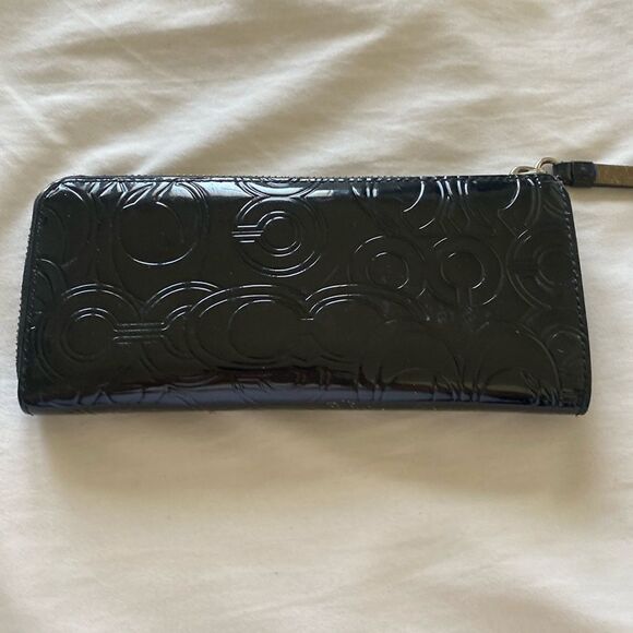 COACH POPPY Black Shiny Leather Zippered Wallet - Picture 2 of 6